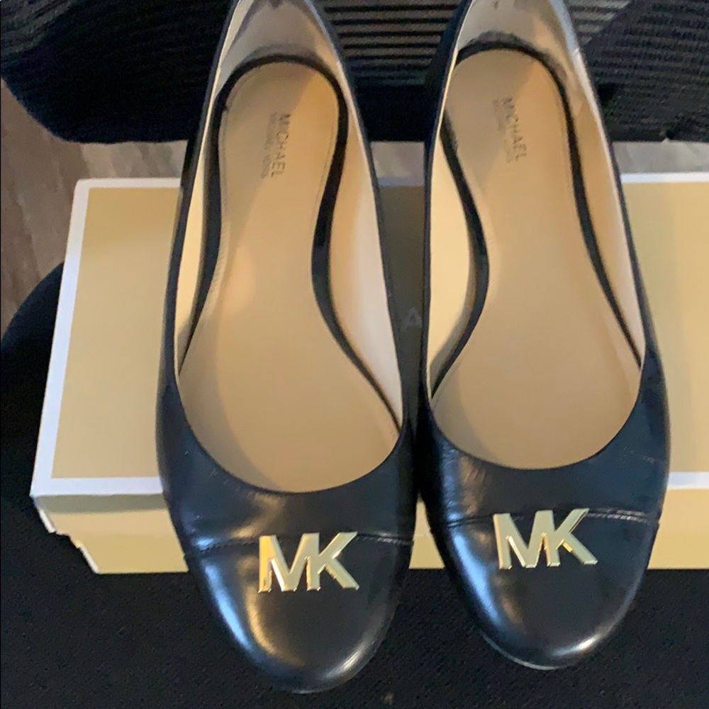 Mk black flat shoes